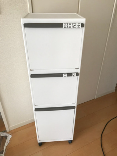 ニトリ 3段式 ゴミ分別 はりねずみ 海老名の収納家具 食器棚 キッチン収納 の中古あげます 譲ります ジモティーで不用品の処分 ニトリ 3段式 ゴミ分別 はりねずみ 海老名の収納家具 食器棚 キッチン収納 の中古あげます 譲ります ジモティーで不用品の処分