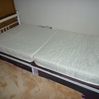 シングルベッド（マットレス付き、収納2個付き）