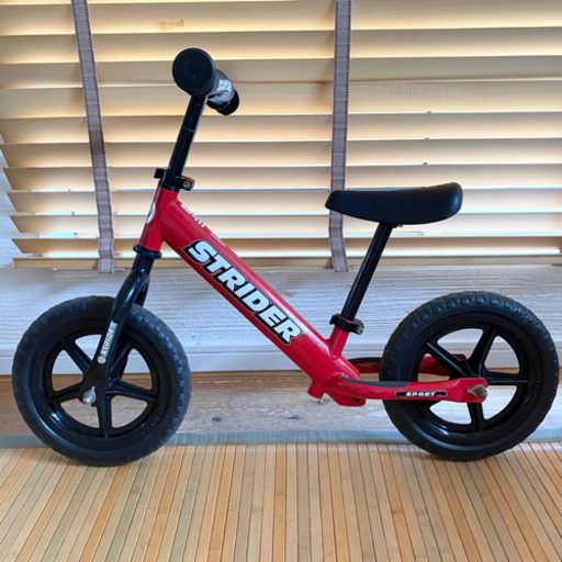 国内正規品　ストライダー　スポーツ　レッド