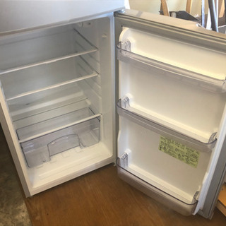 【リサイクルサービス八光　田上店　安心の３か月保証　旧鹿児島市配達・設置無料】　シャープ SHARP SJ-H12Y-S [冷蔵庫（118L・右開き） 2ドア シルバー系] リサイクルサービス八光 田上店 安心の3か月保証 旧鹿児島市配達・