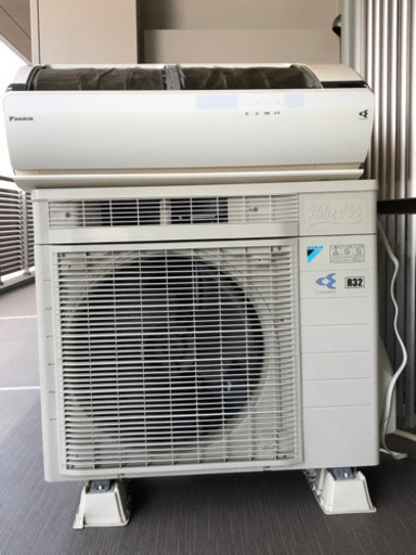 【予定者様決定済】◆DAIKIN  エアコン  うるさら　主に18畳◆  リモコン有り　除湿　加湿　美品　ダイキン