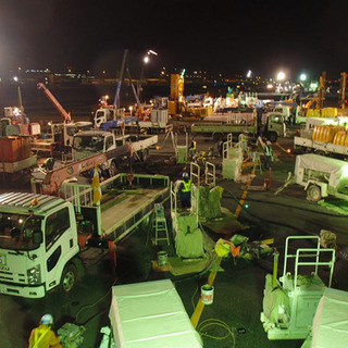 急募❗️ 【羽田空港】夜勤：散水車運転オペ、作業スタッフ - 建築