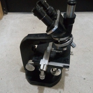古い顕微鏡