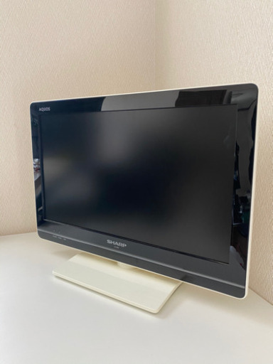 19型　19インチ　SHARP AQUOS 録画付き　テレビ　ホワイト　白