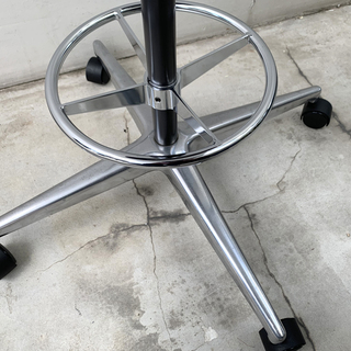 ハーマンミラー HermanMiller パーチスツール ロバート・プロプスト 紫　引き渡しのみ