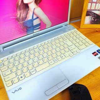 Windows10♤SONY♤ホワイトVAIO♤サクサク♤4Gメモリ♤オフィス SSD128G搭載で速い！ 綺麗なシルバーホワイトの可愛いVAIO♪ 最新