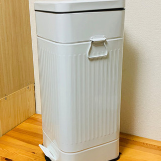 【決まりました】ペダル開閉式ゴミ箱 30L ダストボックス　レト...