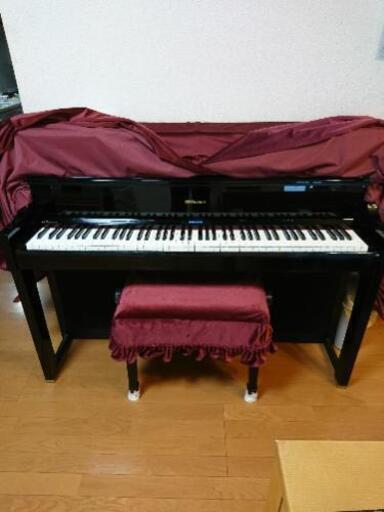 ローランド電子ピアノ　型番LX-17PEハイブリッド　2017年7月購入　黒鏡面仕上げ　椅子付き　説明書付き。