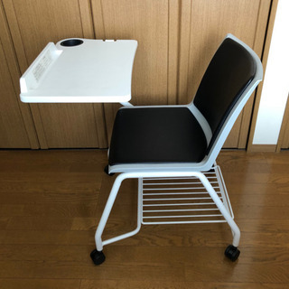 ワイドなテーブル付き椅子　リプロ　送料込み ワイドなテーブル付き椅子 リプロ 送料込み リプロダクト 家具