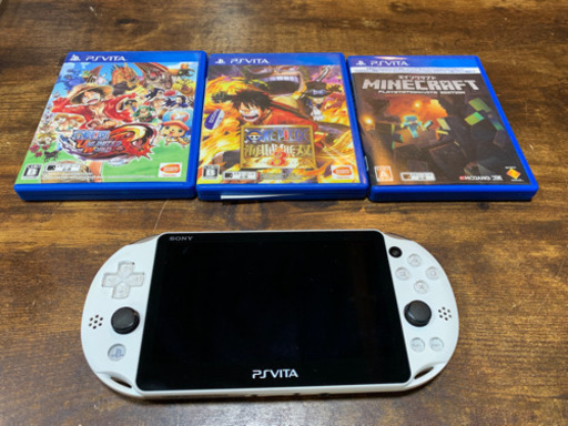 PSVITAホワイト　ソフト4つ付き
