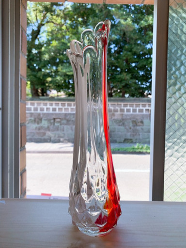 ガラス 花瓶 赤 白 レトロ スワッティー 鹿児島のインテリア雑貨 小物 花瓶 の中古あげます 譲ります ジモティーで不用品の処分