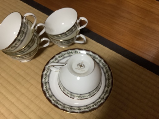 ノリタケのティーカップセット