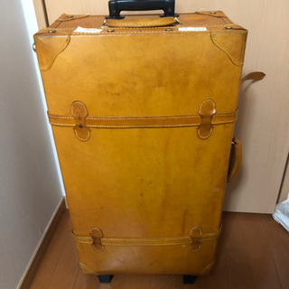 革スーツケース
