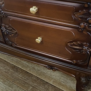 アンティークTVボード！新品10万円ヲ39800円で販売します！引取価格です。