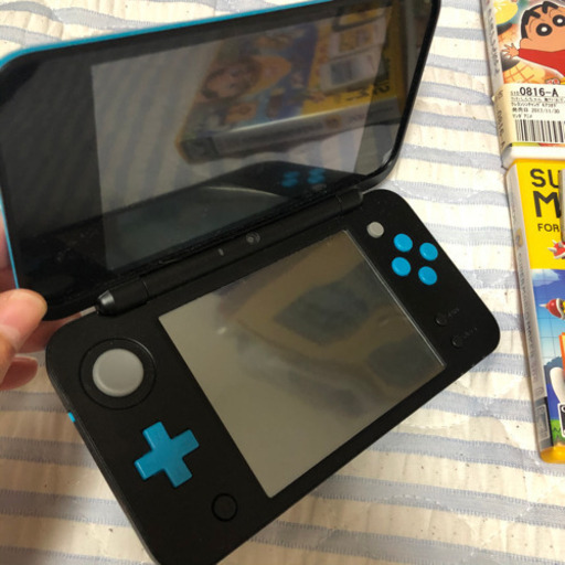 New ニンテンドー2DS LL 本体とカセット7本セット 美品】New