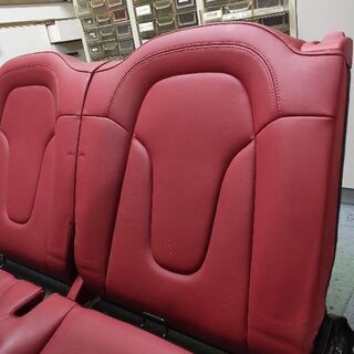 内装、インテリア アウディ tt tt8j ttmk2 2代目tt リアシート 赤 