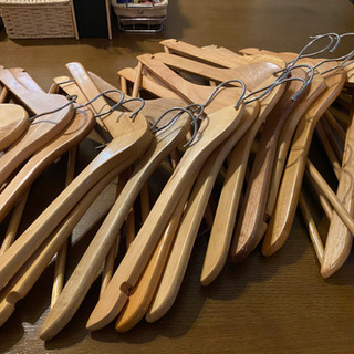 木製ハンガー　40個程度