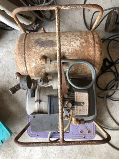 く日はお得♪ MAX エアコンプレッサ MAX エアコンプレッサ AK-7000AE