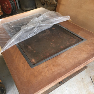 鉄板焼きのテーブル