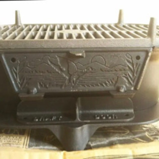 スポーツマンズグリル  LODGE   CASTIRON 旧ロゴ