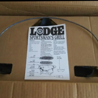 スポーツマンズグリル  LODGE   CASTIRON 旧ロゴ