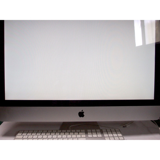 iMac 27インチ と Apple Keyboard （両方とも難あり、ジャンク品）