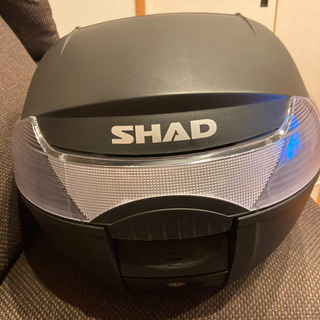 【交渉成立】SHAD バイク用　リアボックス　汎用タイプ