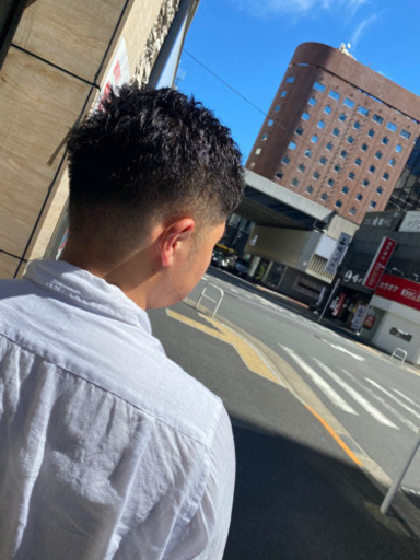 ひとりひとりに似合う髪型を 絶対かっこよくします 新橋徒歩1分 完全無料 メンズ 高級理容 お仕事帰り学校帰りに カットモデルさん Hikari 新橋のヘアサロンの無料広告 無料掲載の掲示板 ジモティー