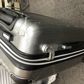 スーツケース、差し上げます。