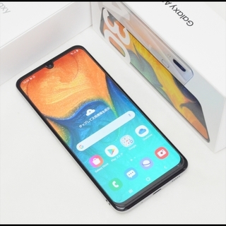 ほぼ未使用 SIMフリー Galaxy A30 SCV43 ホワ...