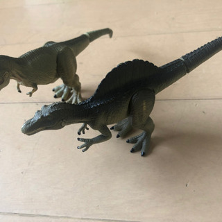 恐竜　アニア　ティラノサウルス、スピノサウルス　２匹セット