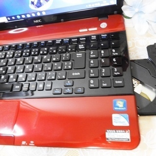 送料無料【オシャレなレッド】映えるPC/人気のPC/カッコいい/HDD640GB