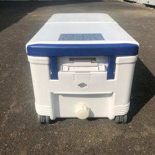 クーラーボックス　美品　ダイワ トランク大将gu4000x ブルー