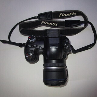 【値下げ】一眼レフスタイルデジタルカメラ「FinePix S5000」