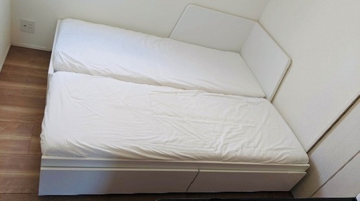 シングルベッド/ダブルベッド　収納付き　白フレーム　IKEA