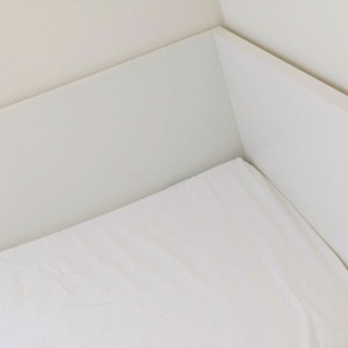 シングルベッド/ダブルベッド　収納付き　白フレーム　IKEA