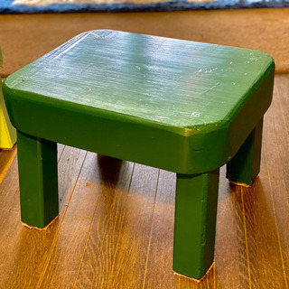 深緑の小さな子供椅子/踏み台