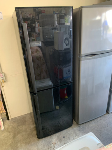 三菱 256L ノンフロン冷凍冷蔵庫 (MR-H26S-B) 11年製ブラック●