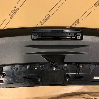 80系 新型ハリアー　純正リアスポイラー