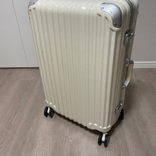 【ネット決済】【値下げしました】スーツケース　白　60ℓ