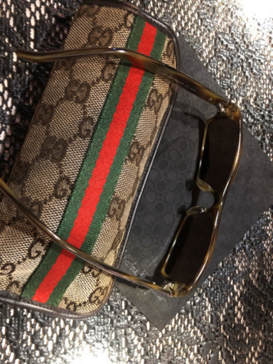 見逃し厳禁‼️GUCCI サングラス❣️\u0026  GUCCI サングラスケース付属❗️