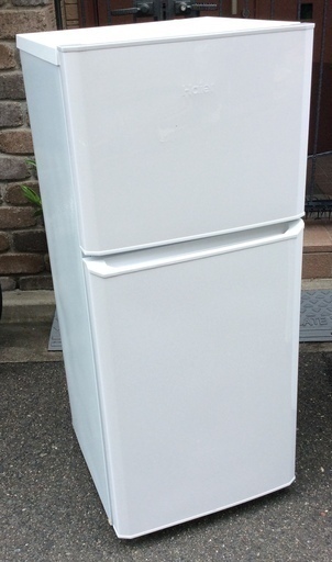 【RKGRE-411-1】特価！ハイアール/121L 2ドア冷凍冷蔵庫/JR-N121A/中古品/2017年製/当社より近隣無料配達！