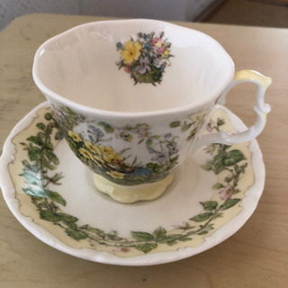 ロイヤルドルトン　ブランベリーヘッジ　カップ＆ソーサー