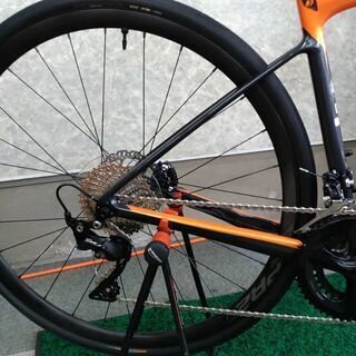 店頭在庫一台限り✨赤字覚悟の大特価✨ジャイアント DEFY ADVANCED2 ブラック Sサイズ