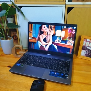 Corei5、大音量640Gで高性能☆ 美品！ オシャレなメタリックシルバーの