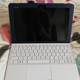 ASUS 2in1 ノートパソコン H103HAF/10.1型 【新品同様】