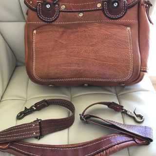 HERSショルダーバッグ！皮製品