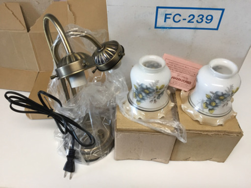 新品未使用 花柄陶器電気スタンド