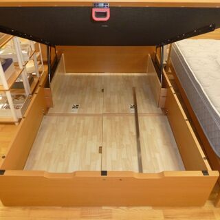 ニトリ☆ダブルベッド☆跳ね上げ収納タイプ☆収納広々☆中古☆春日井近隣配達、設置可能