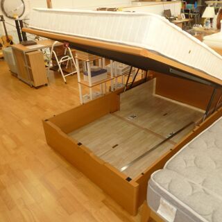 ニトリ☆ダブルベッド☆跳ね上げ収納タイプ☆収納広々☆中古☆春日井近隣配達、設置可能